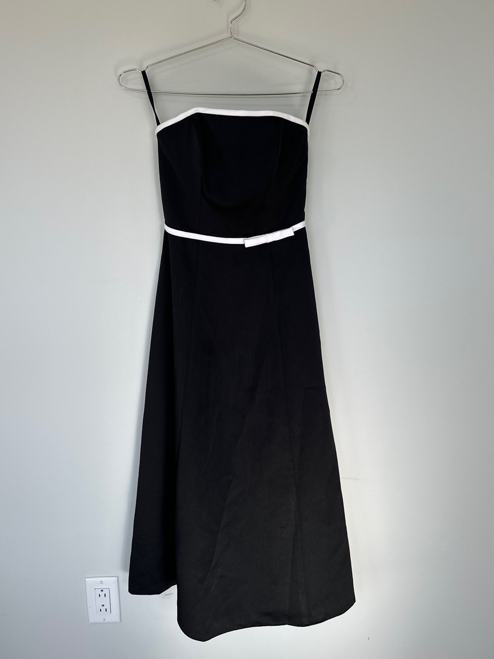 Classic Black Strapless Dress with White Trim - Tea Length - Size 4